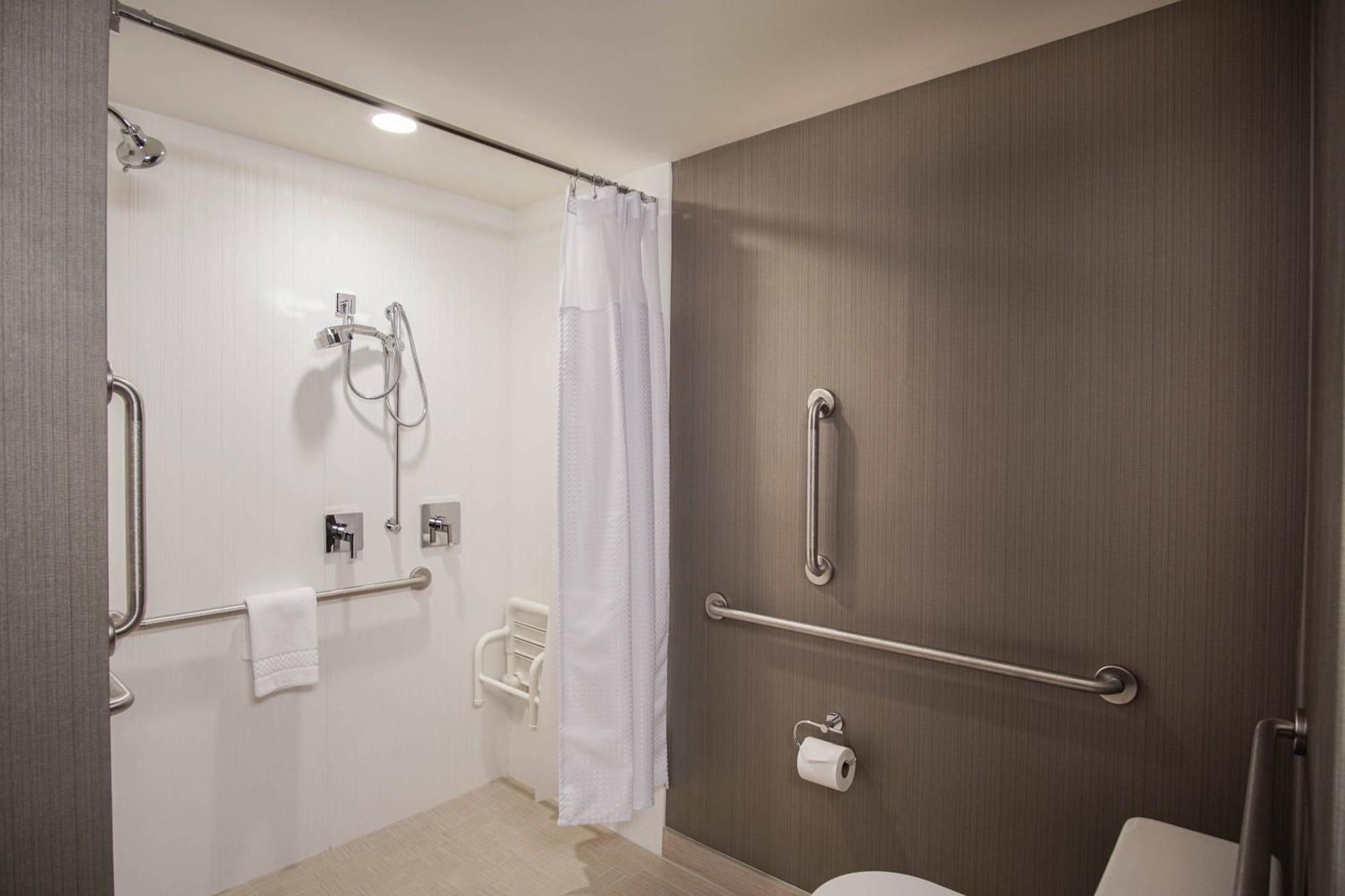 Courtyard By Marriott Lenox Berkshires Hotel Exterior foto