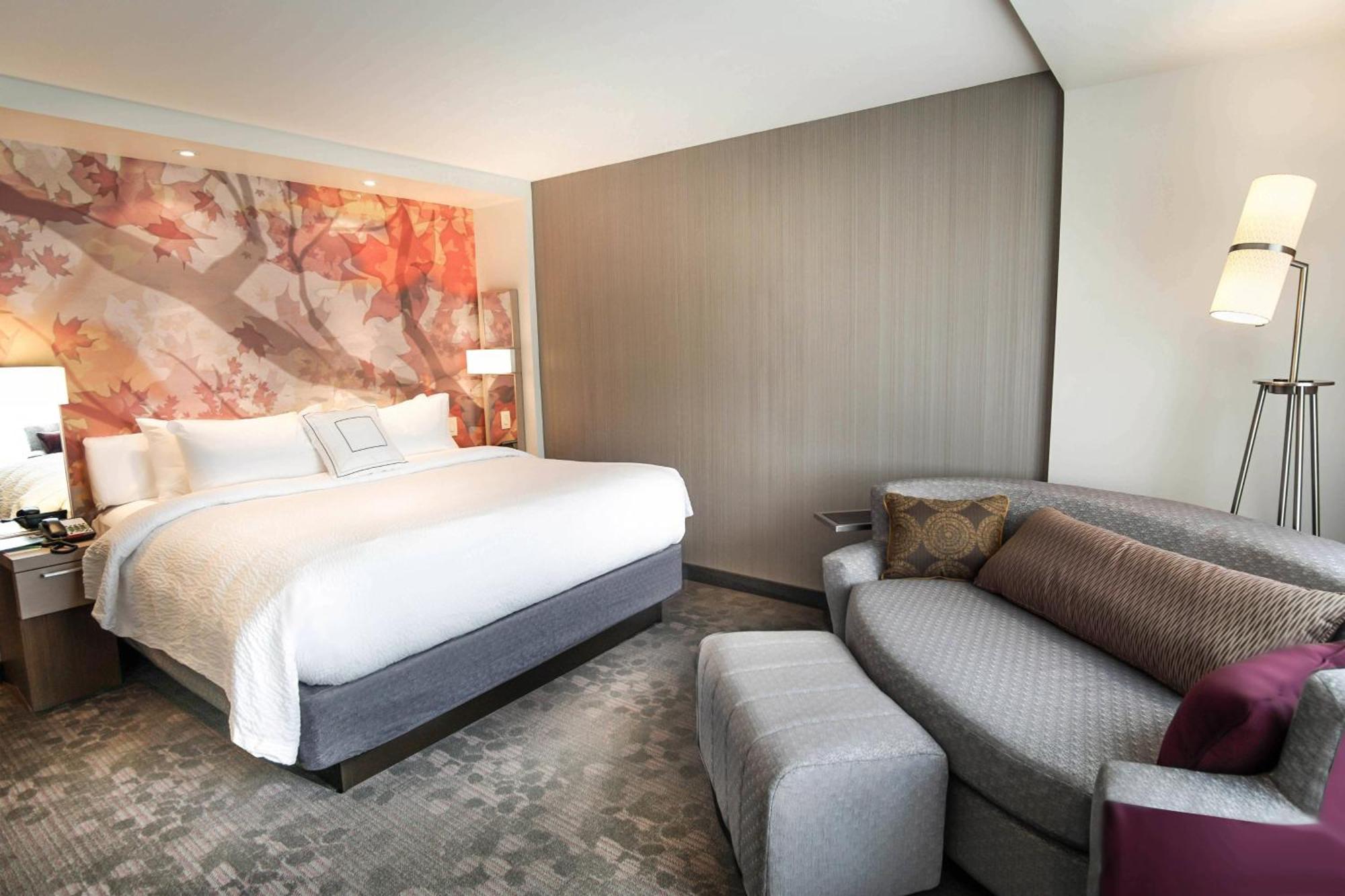 Courtyard By Marriott Lenox Berkshires Hotel Exterior foto