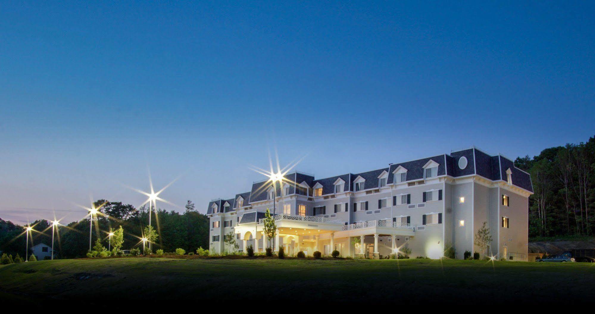 Courtyard By Marriott Lenox Berkshires Hotel Exterior foto